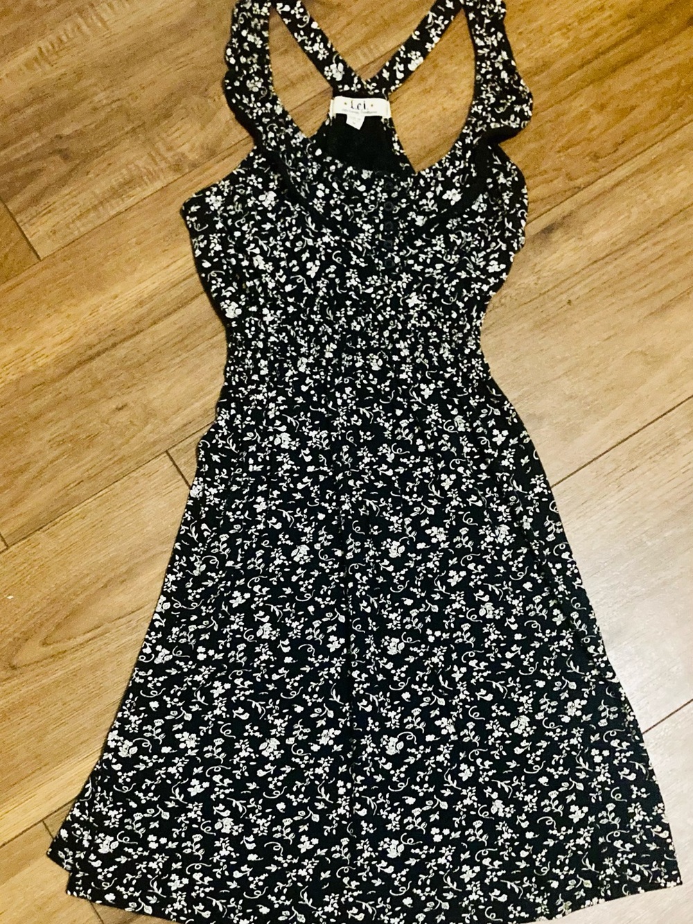 Womenâs L.E.I. Black & White Floral Racerback Dress - Size M